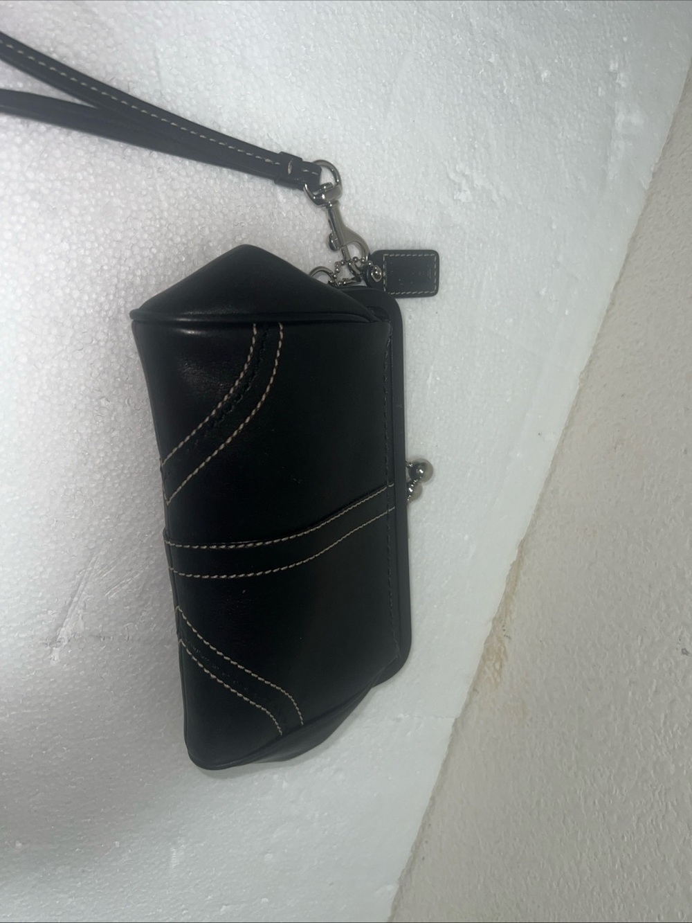COACH Y2K SOHO Vintage Black LEATHER FRAMED KISSLOCK PURSE WRISTLET